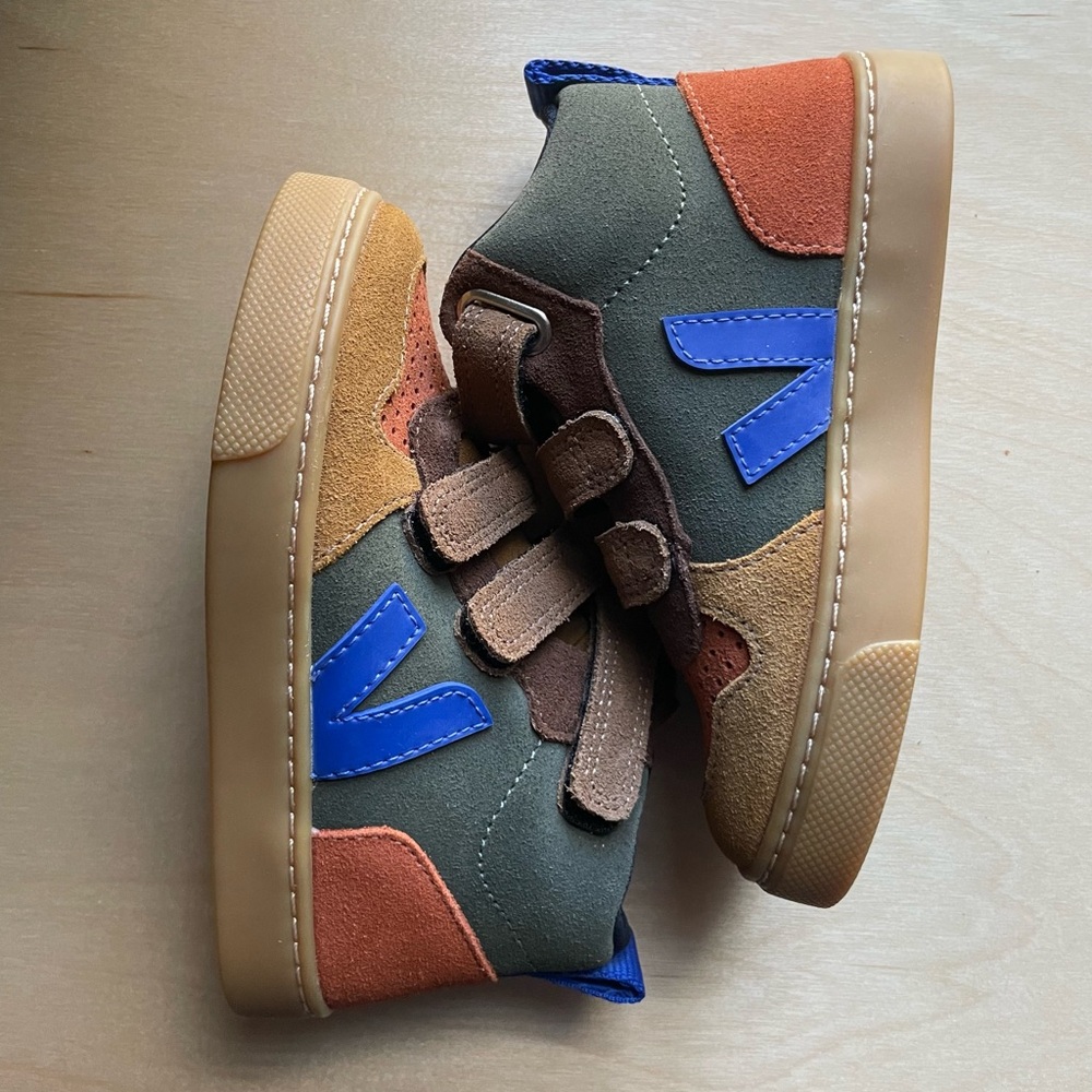 Veja Sneakers size 10 Toddler